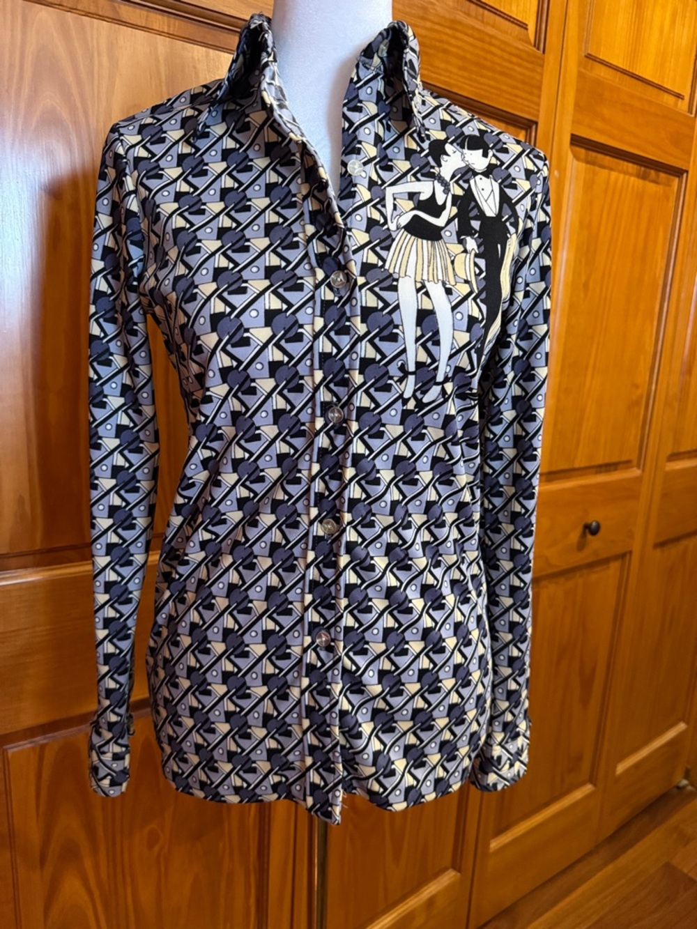 Women's Geometric Button-Down Shirt in Black and Cream
